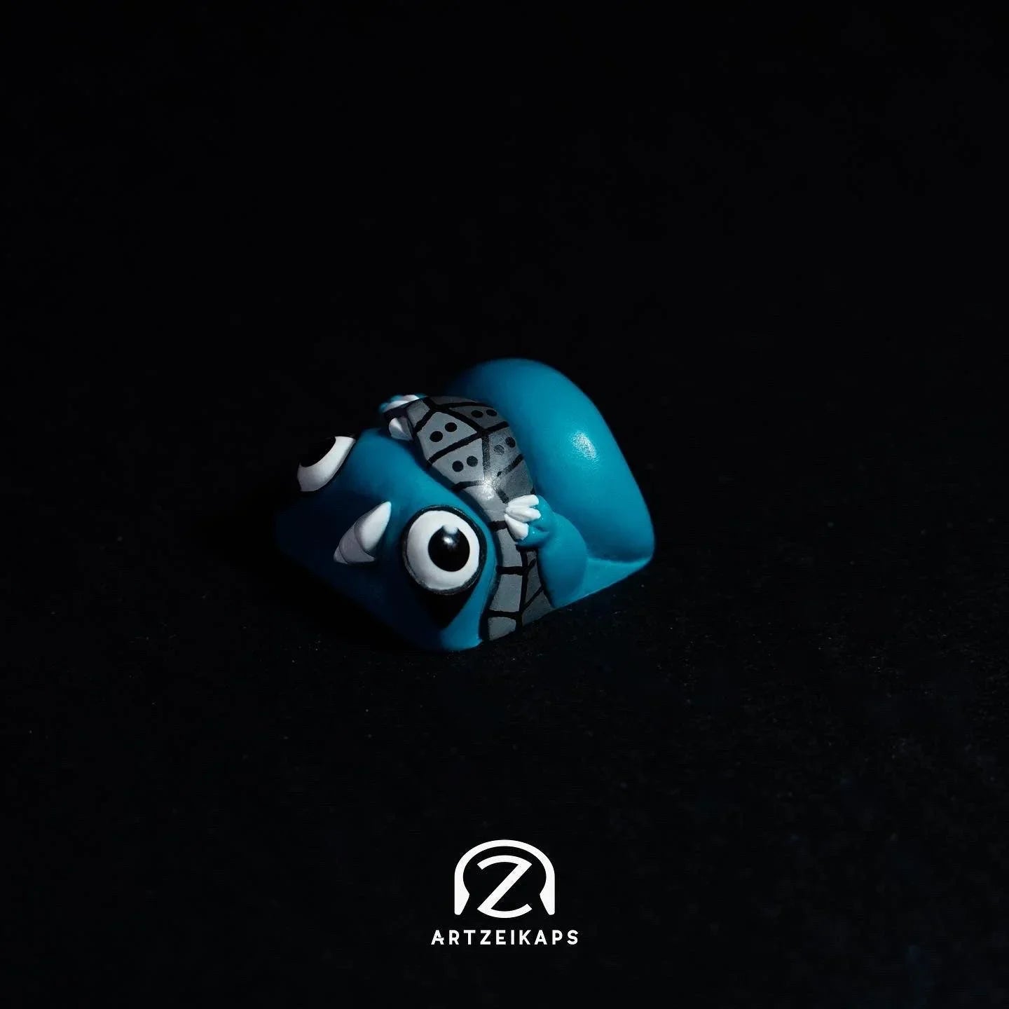 Chomper KDS Deku artisan keycap My Hero Academia inspired, side profile view on dark background