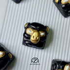 Cover image of Smunkey artisan keycap Pirate's Gold colourway by Artzeikaps